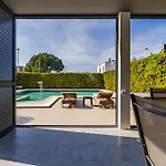 Amma Pool & Jacuzzi By Pikhost