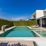 Amma Pool & Jacuzzi By Pikhost *