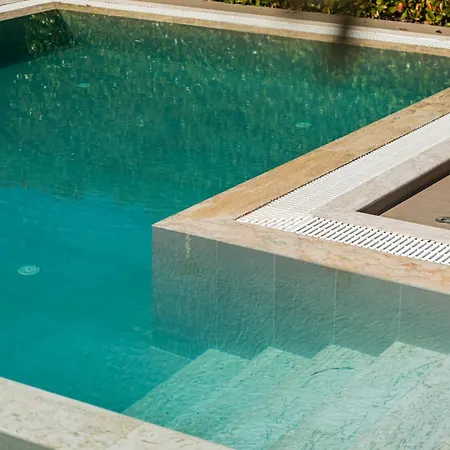 Amma Pool & Jacuzzi By Pikhost *