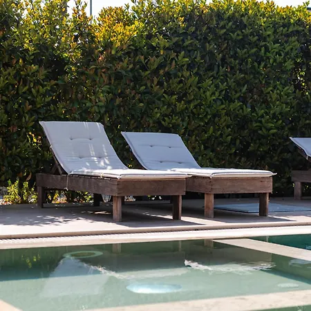 Amma Pool & Jacuzzi By Pikhost ドゥラス