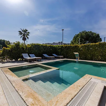 Amma Pool & Jacuzzi By Pikhost * ドゥラス
