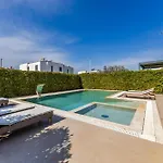 アパート Amma Pool & Jacuzzi By Pikhost