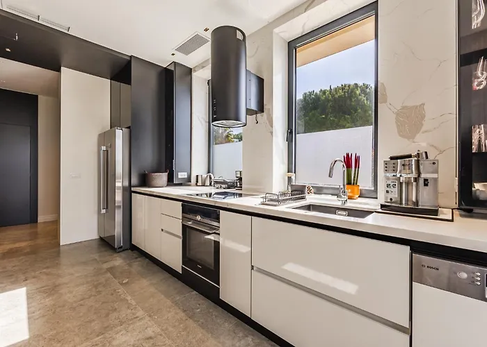 Daire Amma Pool & Jacuzzi By Pikhost