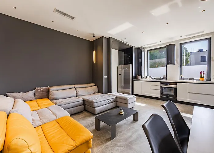 Daire Amma Pool & Jacuzzi By Pikhost *