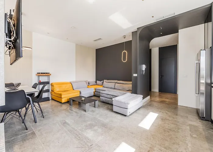 Amma Pool & Jacuzzi By Pikhost Daire Dıraç