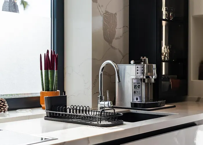 Amma Pool & Jacuzzi By Pikhost