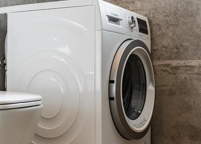 Amma Pool & Jacuzzi By Pikhost Daire