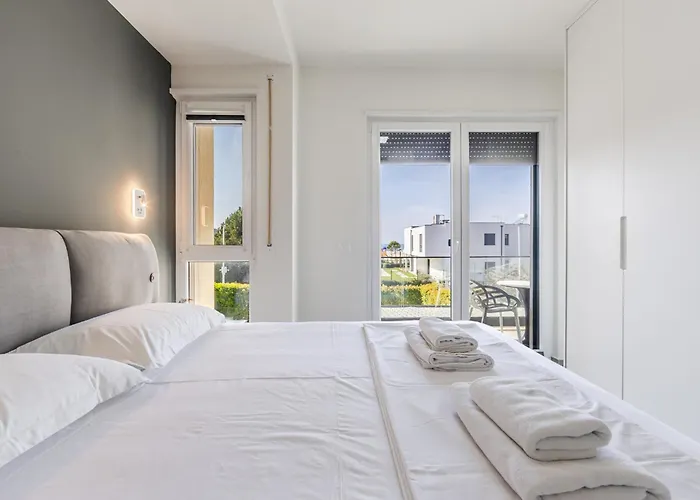 Daire Amma Pool & Jacuzzi By Pikhost *