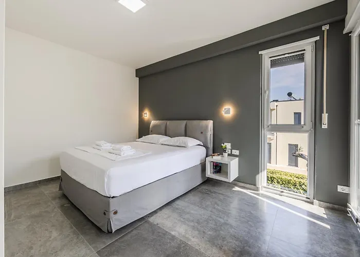 Daire Amma Pool & Jacuzzi By Pikhost