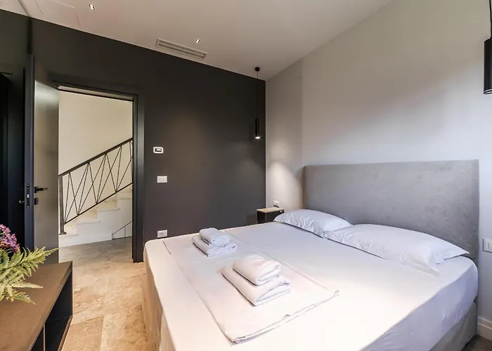 Amma Pool & Jacuzzi By Pikhost *