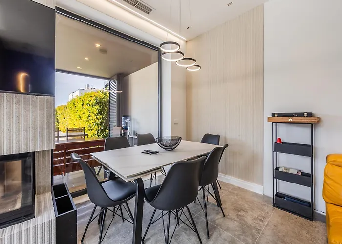 Amma Pool & Jacuzzi By Pikhost Daire *