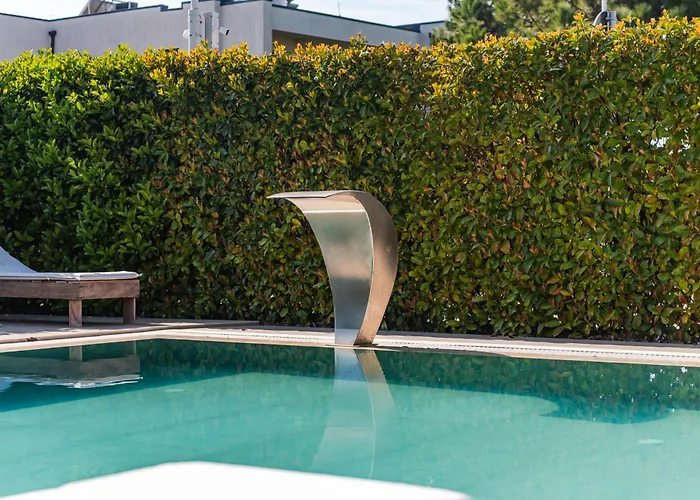 Amma Pool & Jacuzzi By Pikhost Daire *