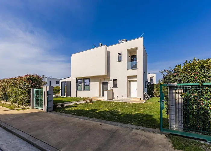 Daire Amma Pool & Jacuzzi By Pikhost Dıraç