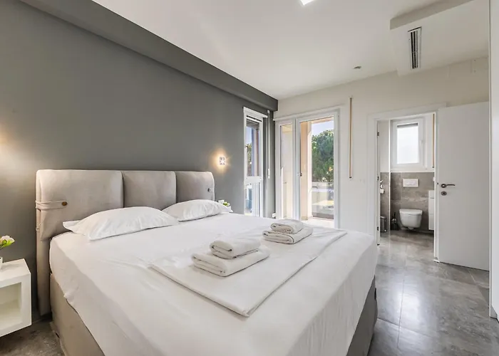 Amma Pool & Jacuzzi By Pikhost Dıraç