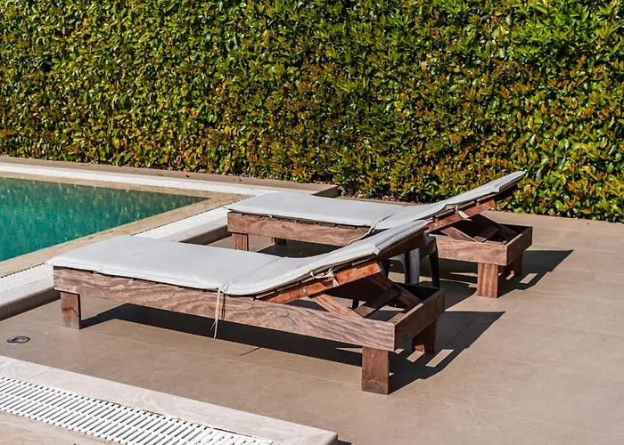 Amma Pool & Jacuzzi By Pikhost *