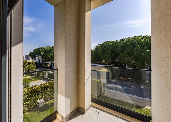 Amma Pool & Jacuzzi By Pikhost Daire *