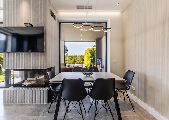 Amma Pool & Jacuzzi By Pikhost Dıraç