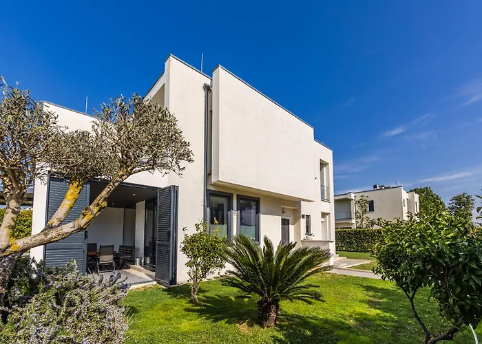 Amma Pool & Jacuzzi By Pikhost * Dıraç