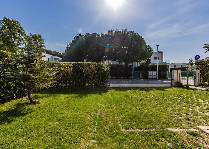 Amma Pool & Jacuzzi By Pikhost Daire *